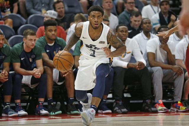 拜仁官方向巴黎道歉 球迷拉横幅未得到拜仁授权